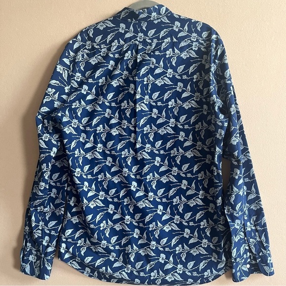 JCrew Secret Wash cotton blue shirt in floral print in LT - Picture 3 of 9